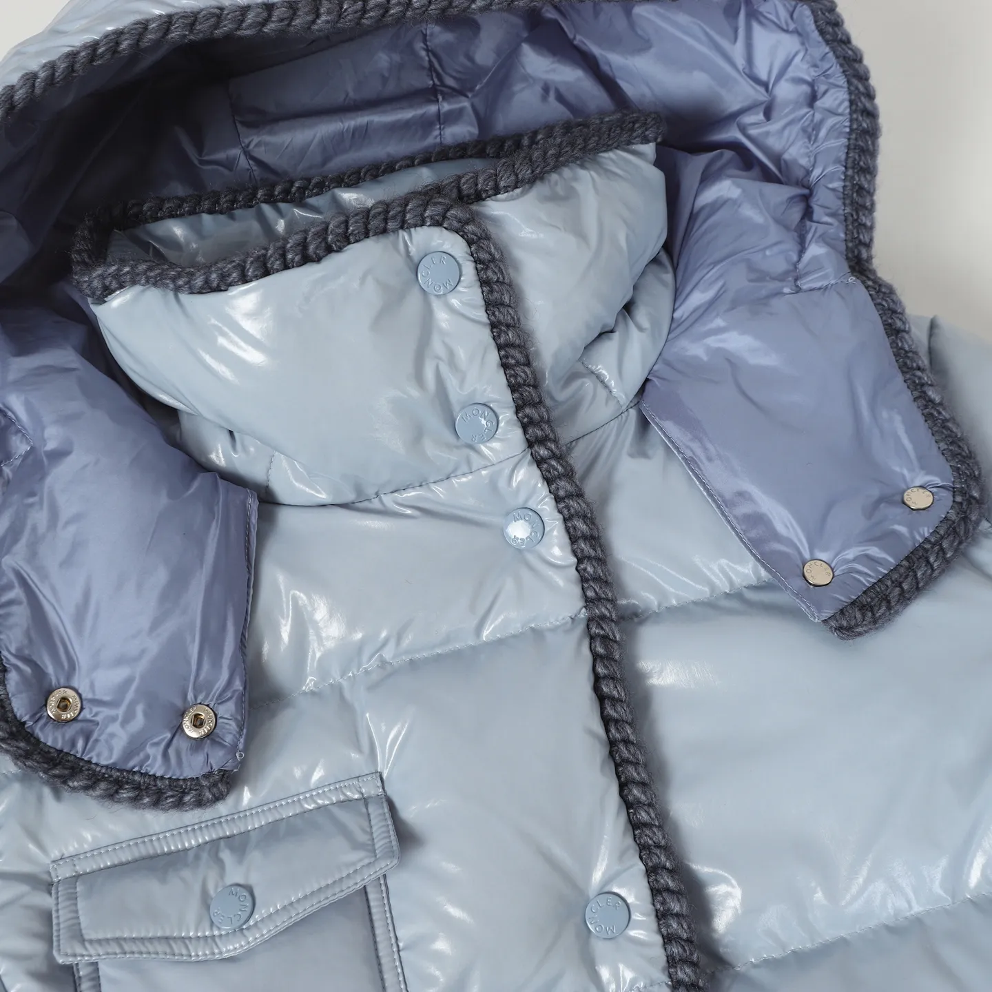 Moner 25 Glareins longue saison ， ， 。 。 90 ， 。 Classic ， ， 。 ， 。 N ， ， 。 ， / 。 YKK 、 、 、 。 ， 。 ， ， ：Blue/Red/Beige/Black size：1 2 3 4